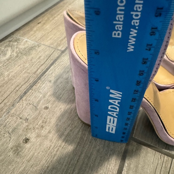 Express lavender suede, chunky, strapping heel sandal - Picture 4 of 5